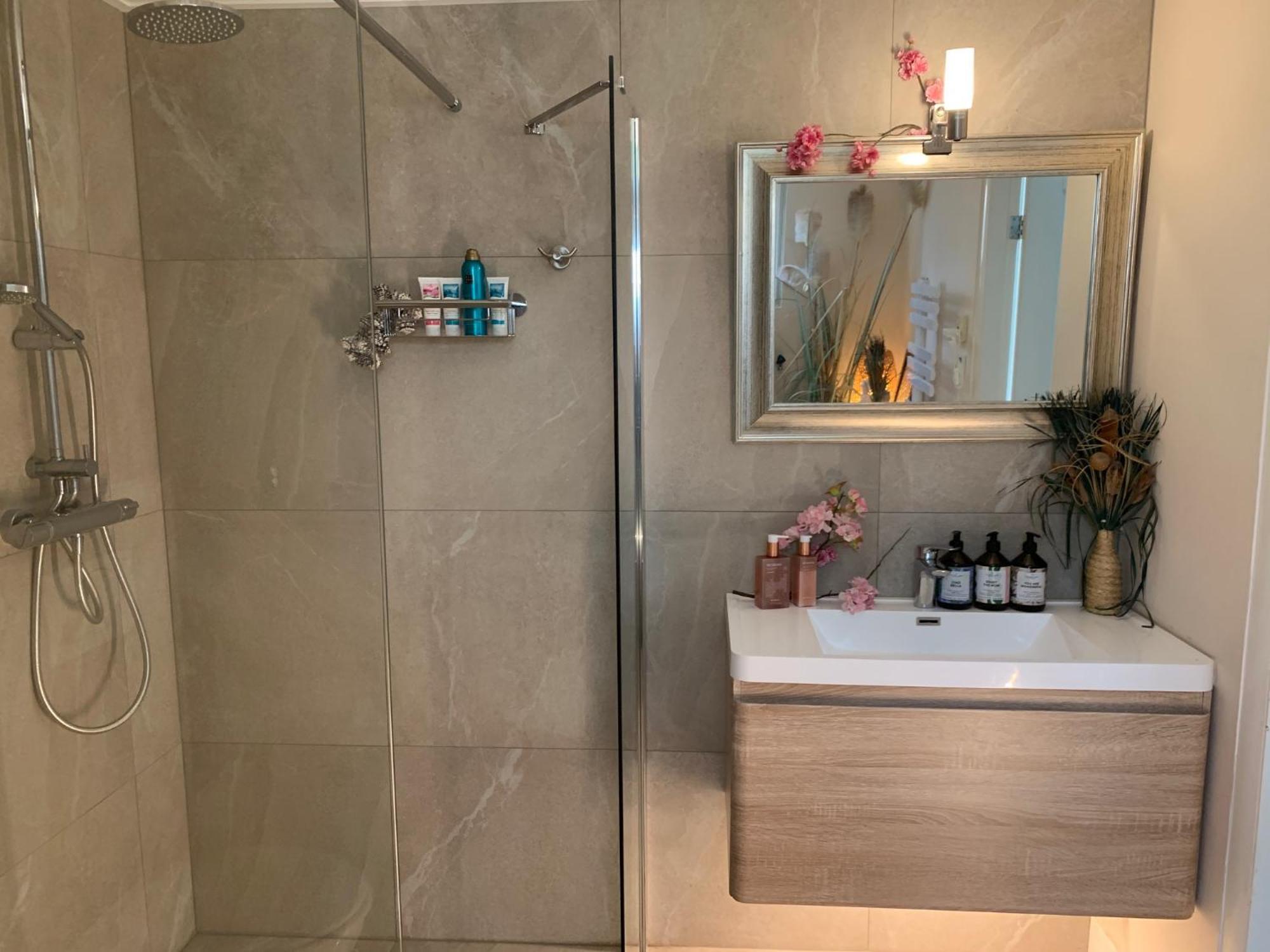 Romantisch Wellness Appartement Met Prive Hottub Sauna Gamesroom Den Ham Exteriér fotografie